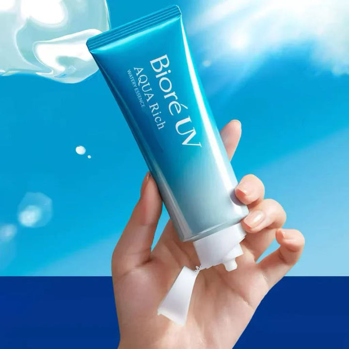 Essence aqueuse riche BIORE Aqua