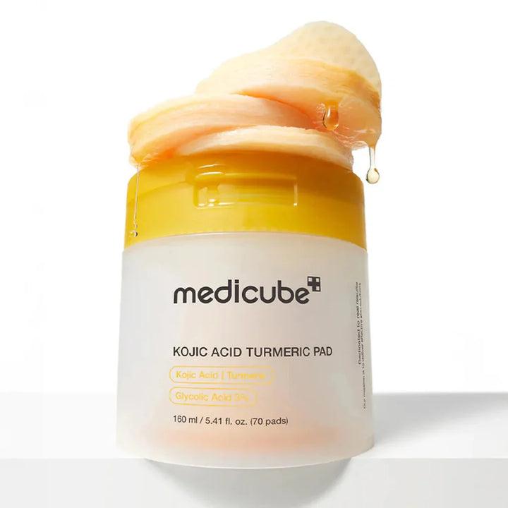 Medicube - Tampons à l'acide kojique et au curcuma - 160 ml (70 tampons)